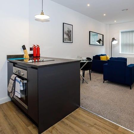Contemporary 1 Bed Apartment Central Bolton Exterior photo